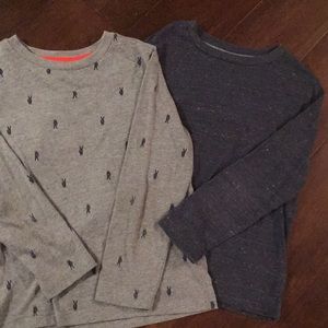 Boys size (6-7) long sleeve shirt
